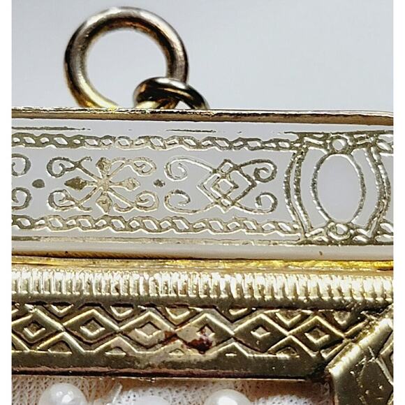 Vintage Cream Colored Pearlized Wrist Evening/Wedding Bag - Picture 10 of 12